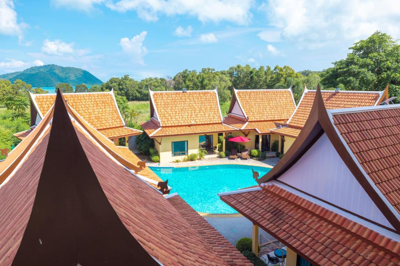 Phuket Kana International Hotel普吉岛卡娜国际酒店 Rawai Eksteriør billede