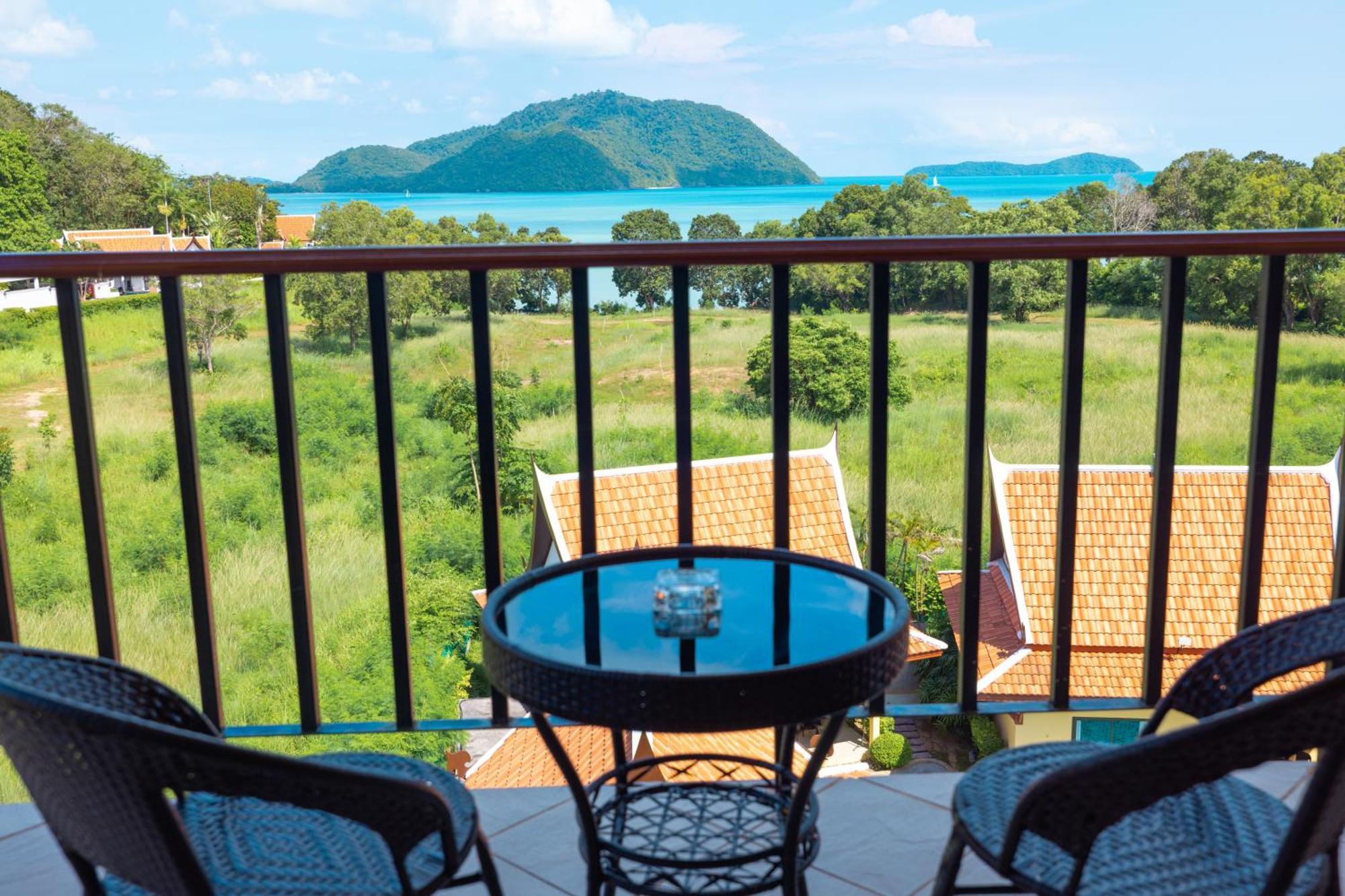 Phuket Kana International Hotel普吉岛卡娜国际酒店 Rawai Eksteriør billede